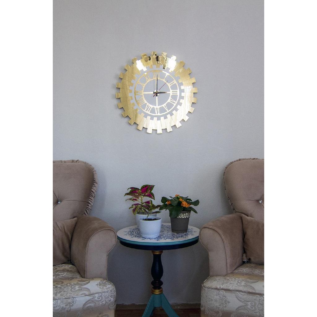 Sehr große dekorative Wanduhr mit klassischen römischen Ziffern, doppellagiges weißes MDF mit Goldspiegel, 60 x 60 cm