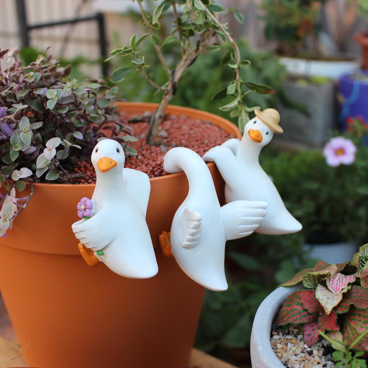 

3 duck pendants, garden bonsai decoration animal pendants, resin handicrafts