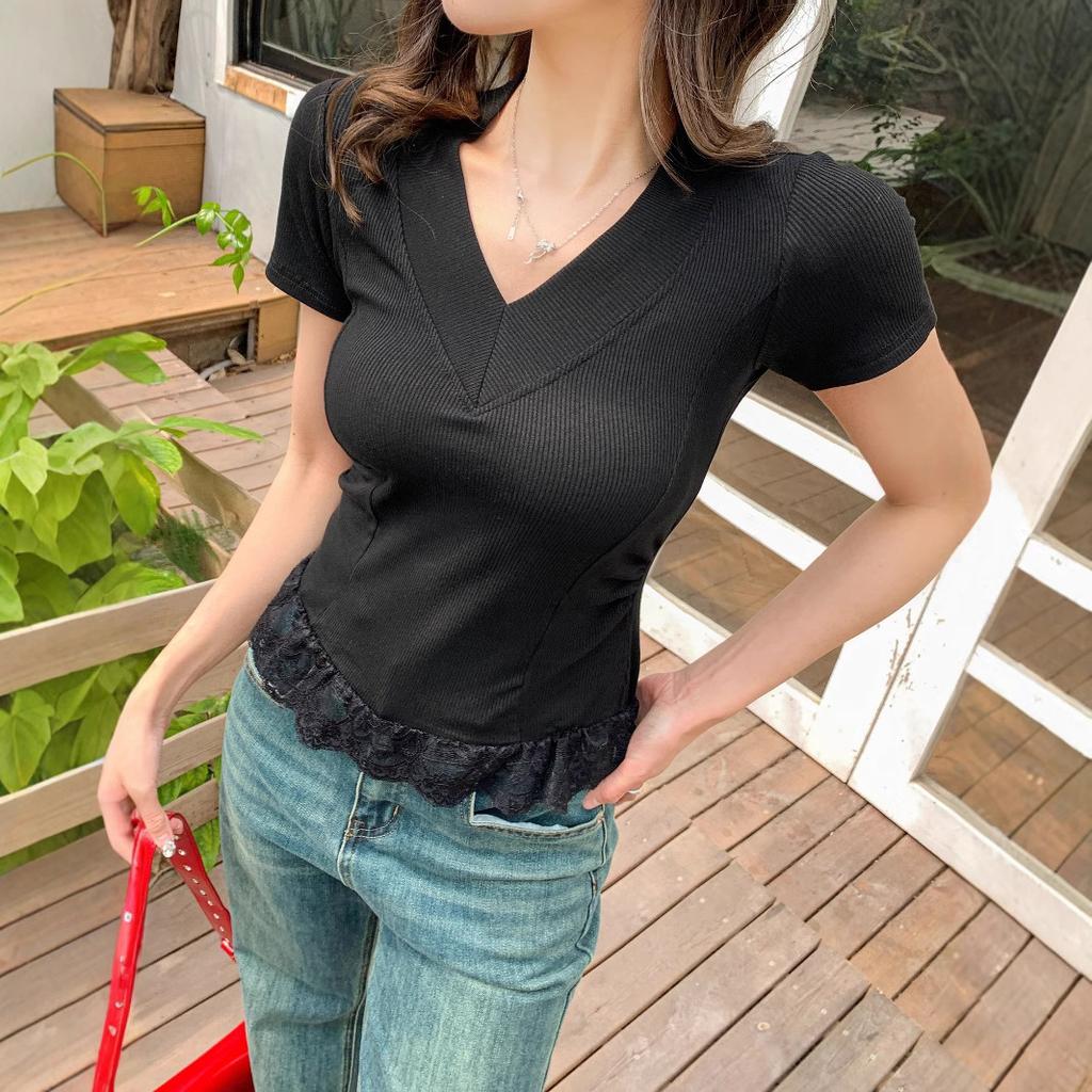 V-neck Front Shoulder Short-sleeved T-shirt for Women In Summer New Slim Large Size Design Lace-edged Top