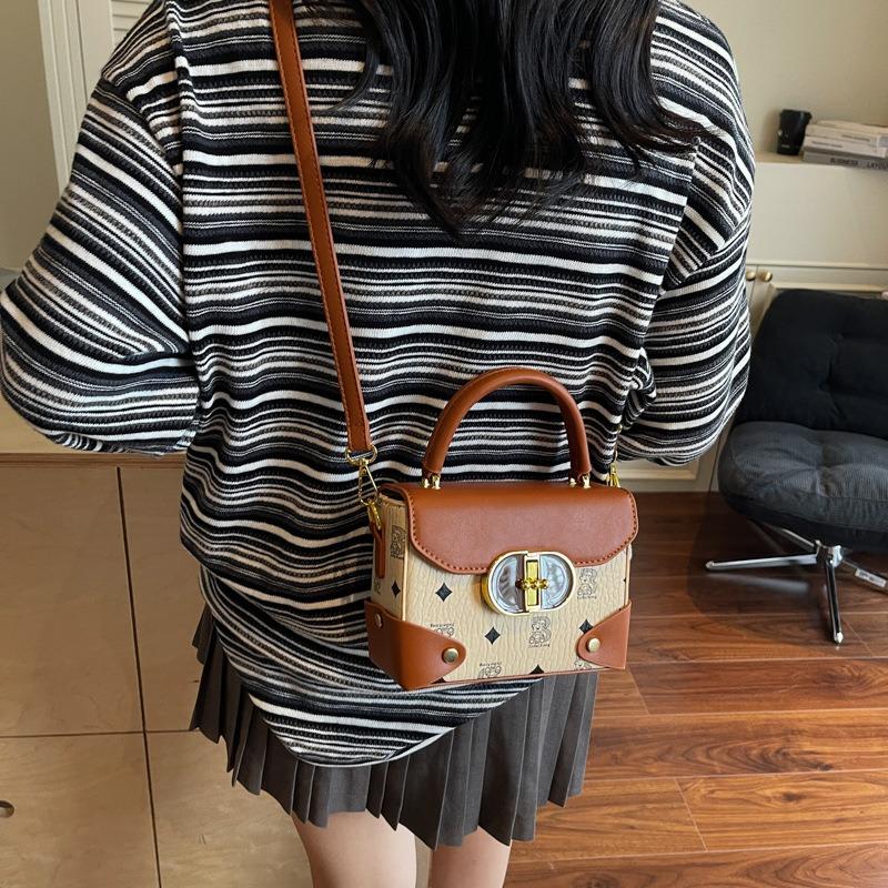 Small Bag Women's Summer New Fashion Messenger Bag Casual Portable Box Small Square Bag