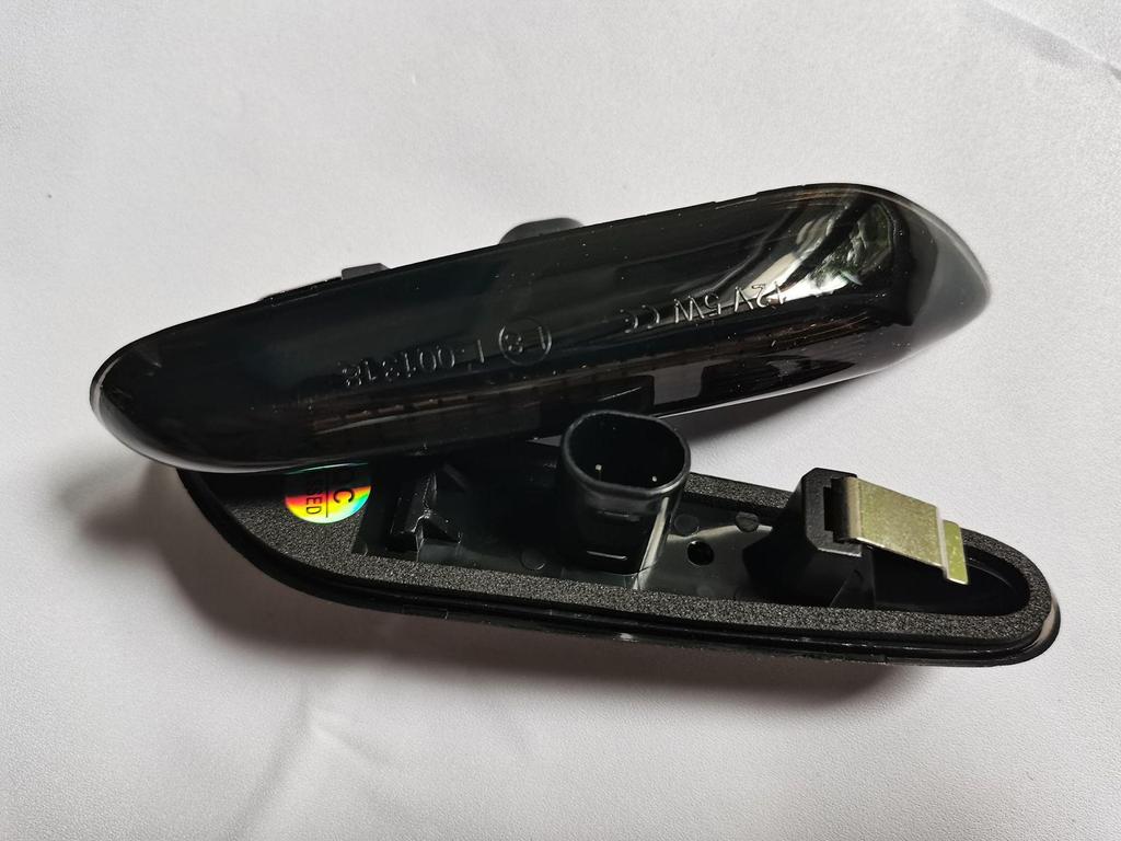 BMW E60 E90 X1 X3 Dynamic Sequential Fender Turn Signal Light