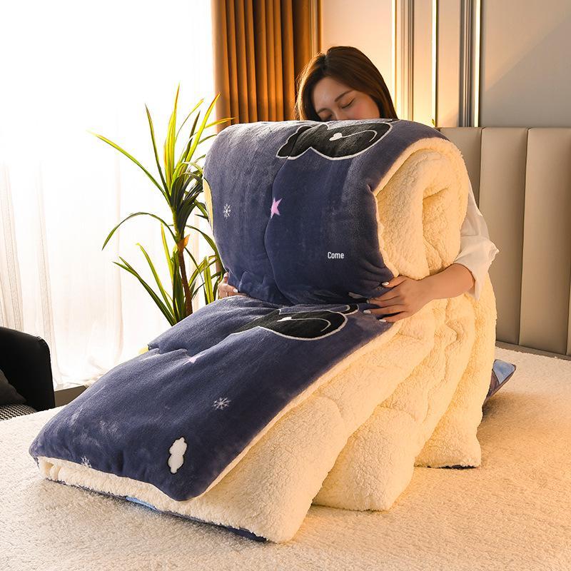 Free Shipping: Popular Lambswool Flannel Winter Quilt - Thick, Warm Bedding for Students (Single/Double Size)