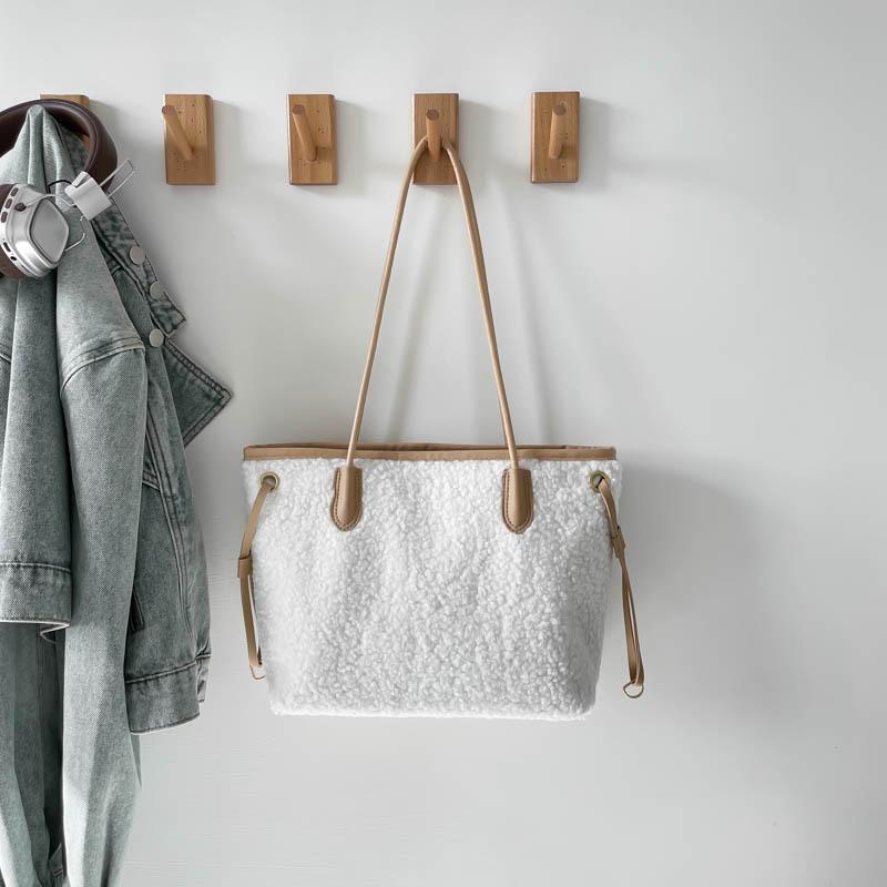 Plush Large-capacity Tote Bag Women's New Fashion Handbag Simple Casual Commuter Shoulder Bag