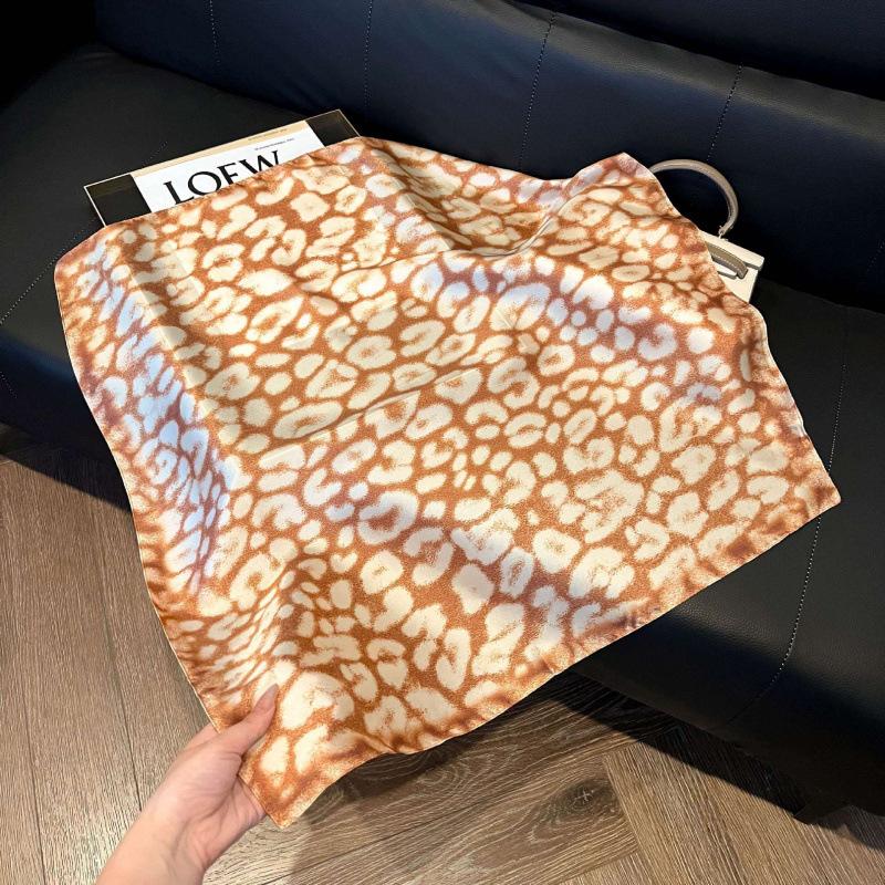 Fashion Black and White Printing Temperament Square Scarf Imitation Silk Korean Version Decorative Scarf Scarf Professional Decorative Shawl Silk Scar