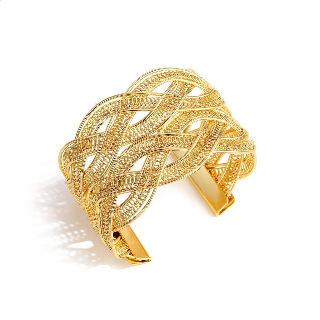 European-American Trendy Wide-Face Cuff Bracelet: Elegant, Smooth Metal, Multi-Layered, High-End Design.