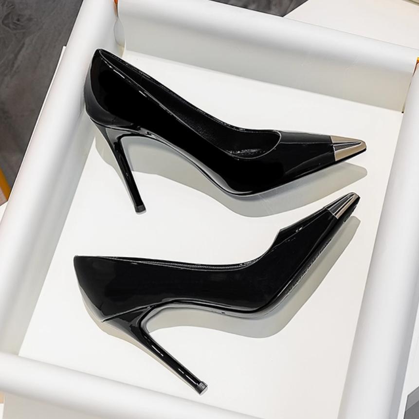 Fashion Stylish and Versatile French Shallow Temperament Commuter Pointed Toe Fine Heel Patent Leather Metal Toe Single Shoes