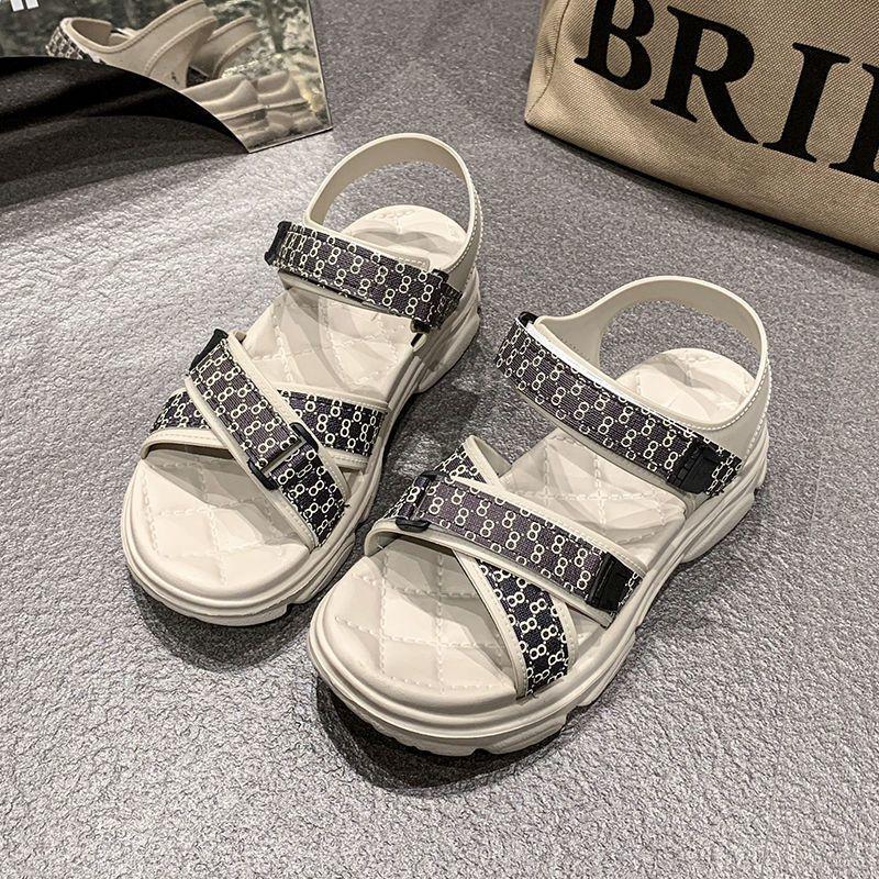 Super fire flat bottom women's sneakers women 2025 summer new Korean version of Xiaoxiangfeng student Internet celebrity Velcro sandals