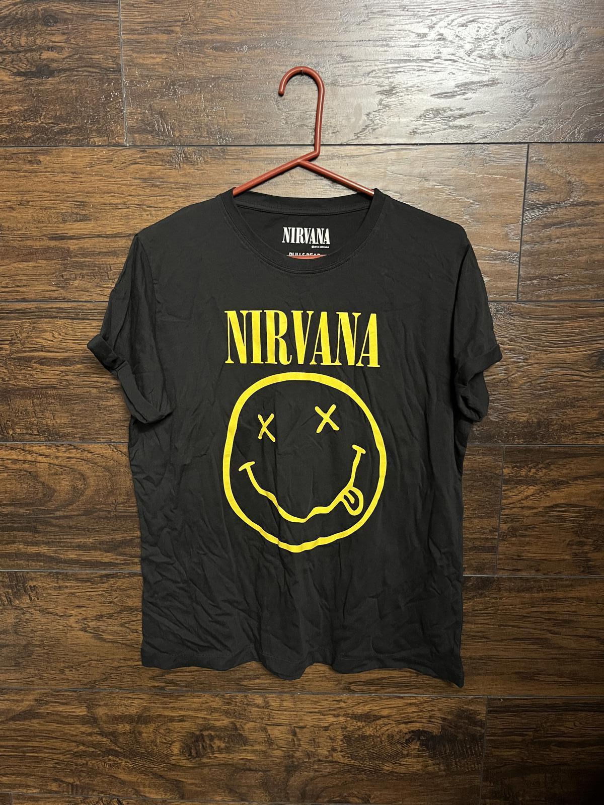 

26 Pull&Bear x Nirvana Smiley Rolled Sleeves Junior Tee - M Unisex T-Shirt XXL