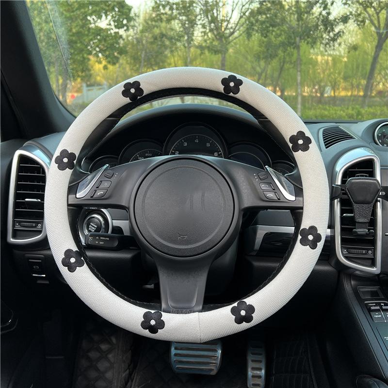 Women's Car Steering Wheel Cover Anti Slip Durable Cute Cartoon Bear Cars Steering Wheel Covers Universal Auto Handle Decoration