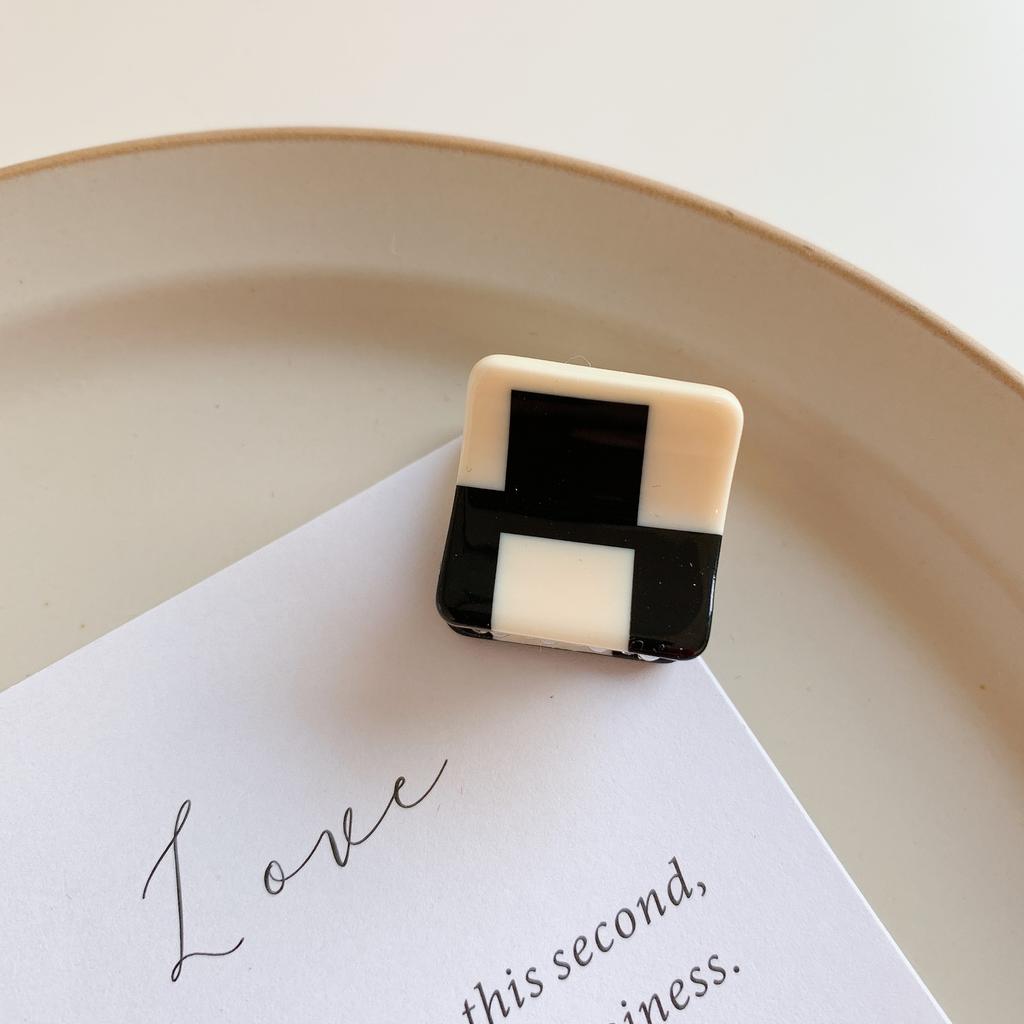 Vintage Hair Clips for Women Acetate Hair Claw Cute Small Plaid Claw Clip Girls Hair Barrettes Hair Accessories Hair Clip Gift