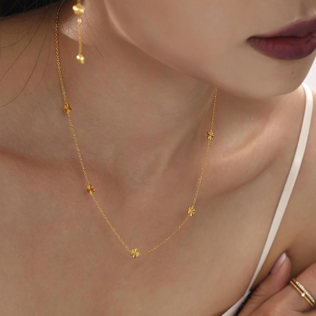 Qiong Yao Vintage Floral Necklace & Earring Set - Gold-Plated Stainless Steel, Colorfast Clavicle Chain, Versatile Style, In Stock