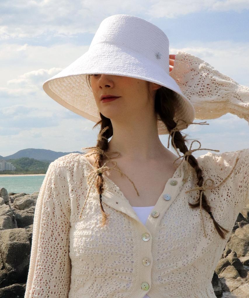 Elkebeullum Agave Wide White Bucket Hat