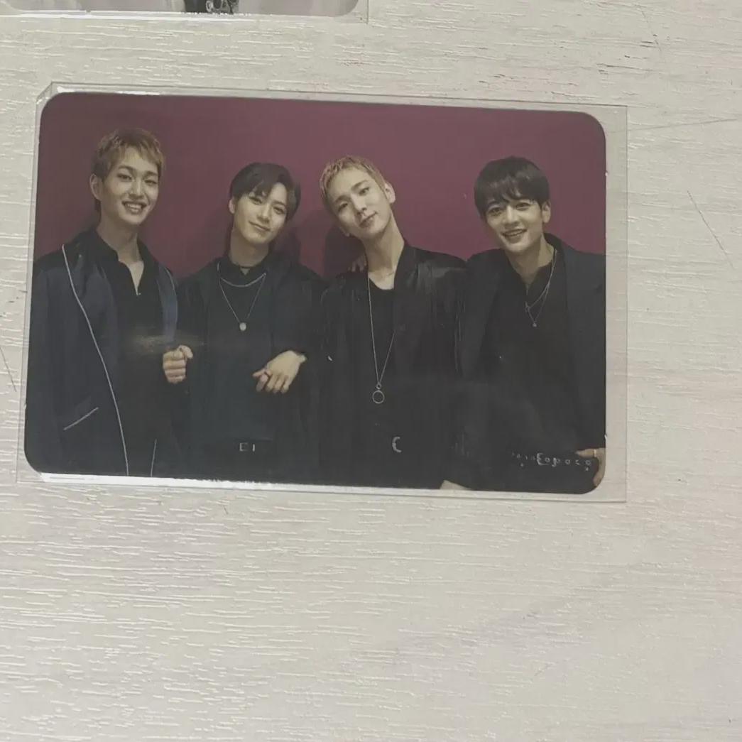 

Shinee Group Photocard