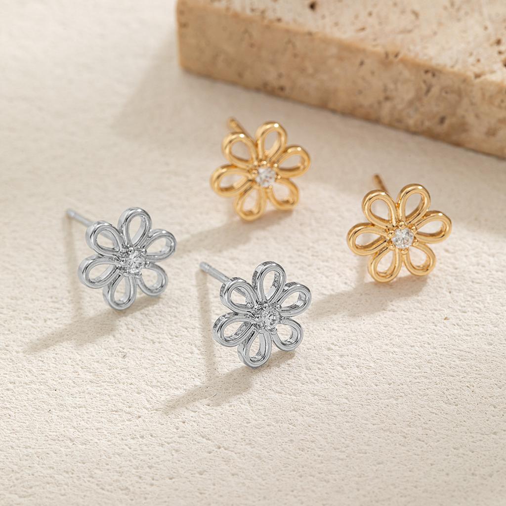 1 Pair Minimalist Hollow Small Flower Copper Zircon Ear Studs, Fade-Free Versatile Women's Earrings