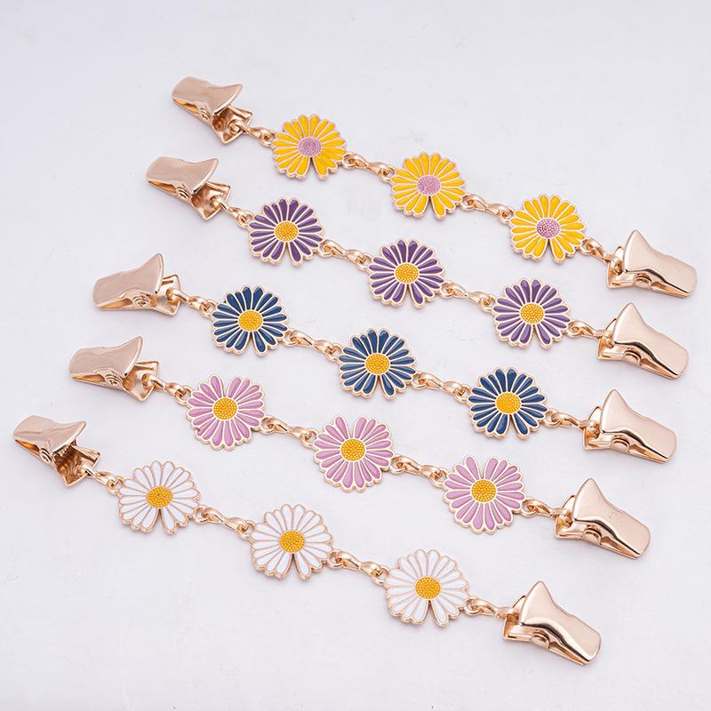 Vintage Diamond Scarf and Sweater Clip – Retro Alloy Brooch for Women