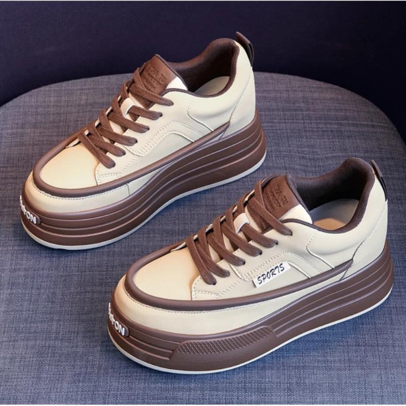 Модные 8 см новые кроссовки из натуральной кожи на платформе с клином и скрытым каблуком — фото 4