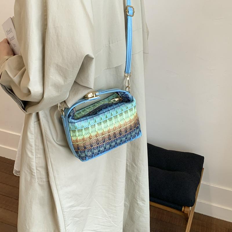 Spring and Summer New Rainbow Multi-colored Grass Woven Small Bag Casual Women's Bag Portable Shoulder Messenger Bag