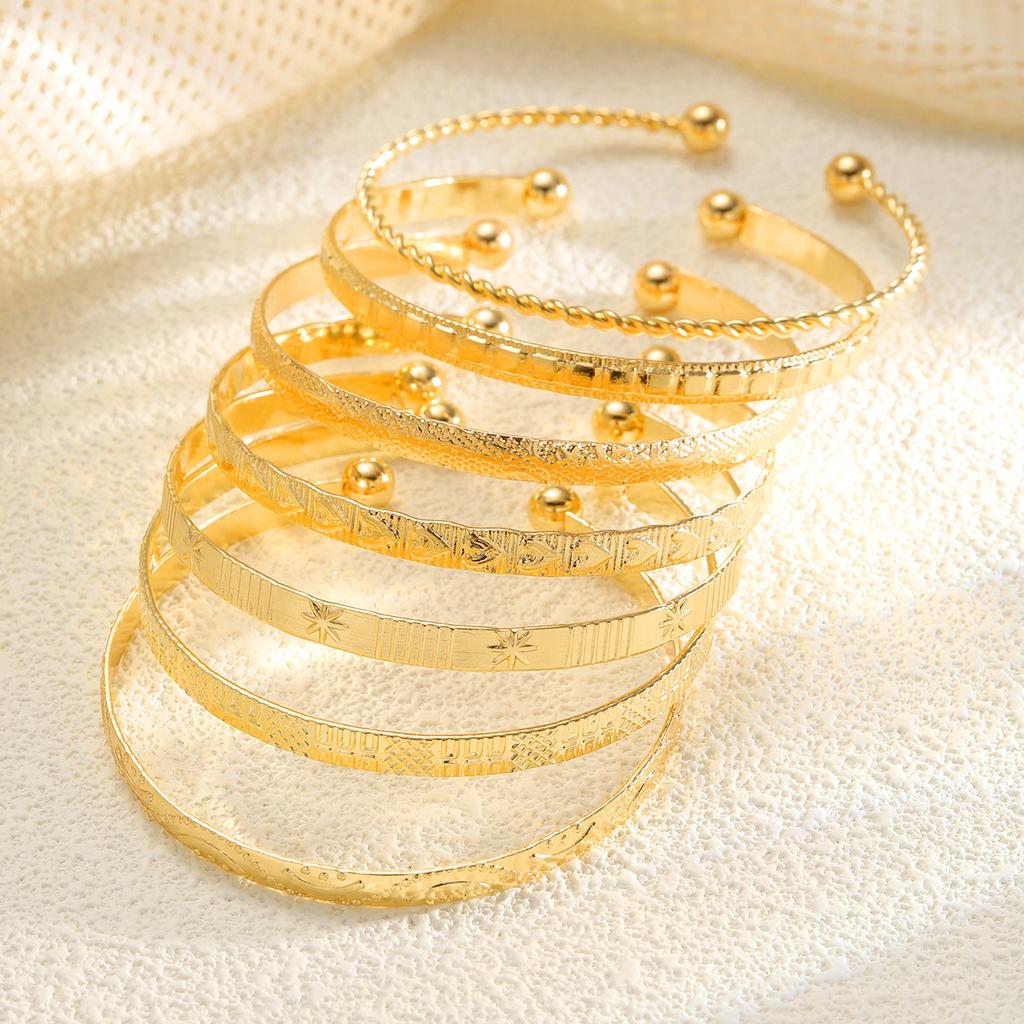 Western Vintage Multi-Layer Rhombus Pattern Bangle Luxury Statement Alloy Bracelet Women Exaggerated Fashion Jewelry Gift