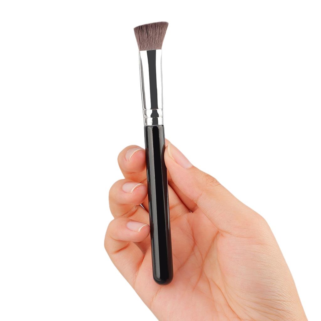 New single small iron triangle brightening concealer brush eye smudge makeup artifact soft bristles