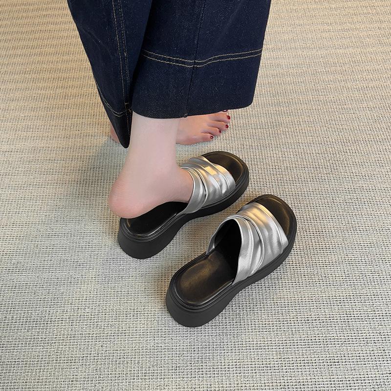 Spot Wrinkled Bangkok Drag Thick-soled One-word Slippers Women's Summer New Casual Outer Wear Flat-soled Loose Sandals