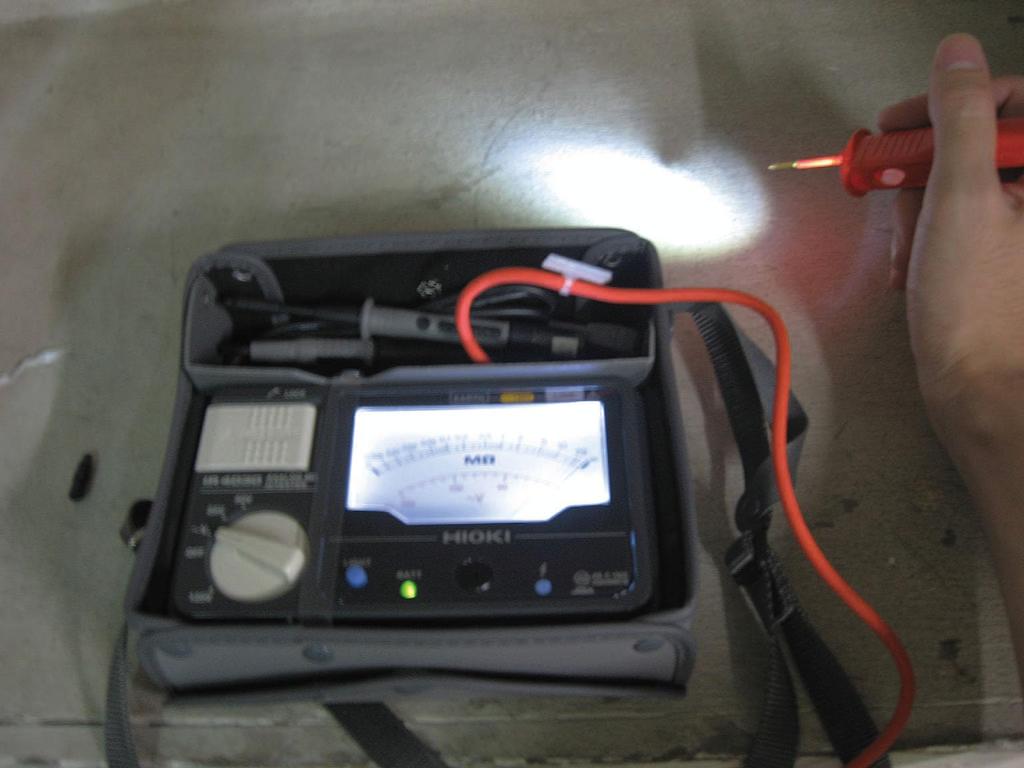 Analogový měřič izolačního odporu Esco (3 rozsahy) EA709BC-4