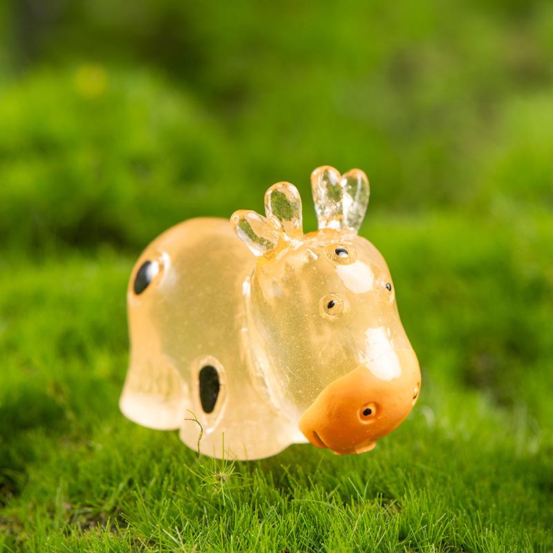 Glow-in-the-dark Cow Resin Pendant Miniature Landscape Cartoon Cute Luminous Animal Accessories Decorative Arts and Crafts