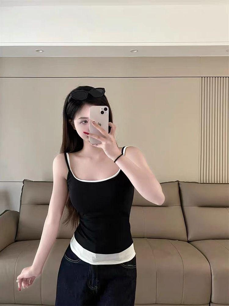 Korean Color Block Patchwork Camisole with Built-in Bra Pads and Stylish Design