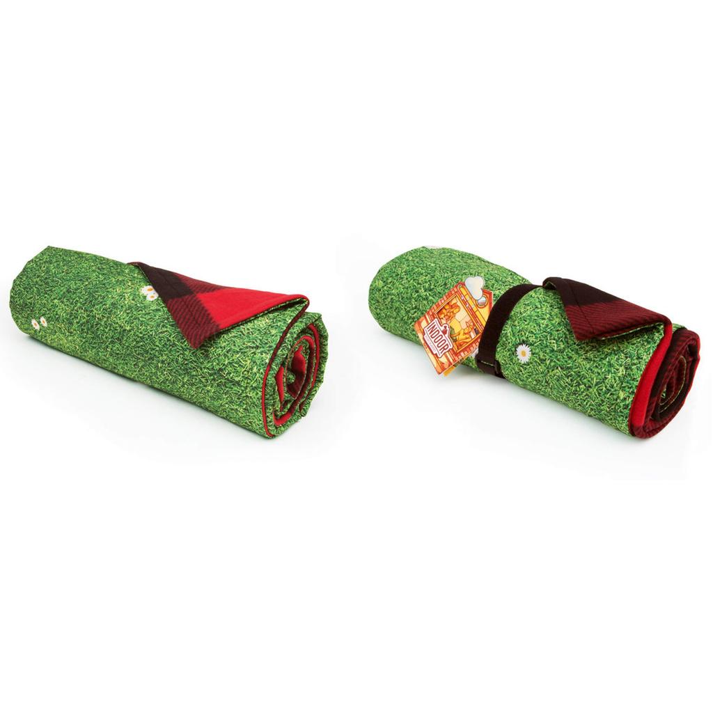 Suck UK Indoor Picnic Blanket Floor Mat Fleece Tartan Blanket Machine Washable Compact Picnic Rug Indoor Mat Lightweight Blanket Reversible