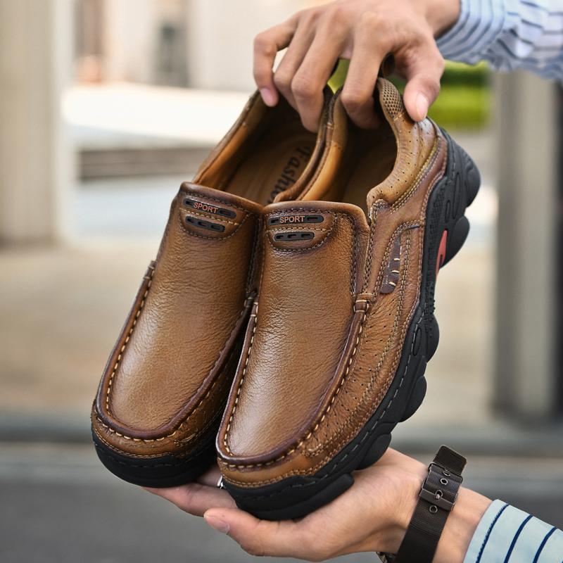 Breathable Leather Casual Men Shoes Newest Luxury Slip On Hiking Shoes Leisure Walk Loafers Men Moccasins Fashion Platform Shoes