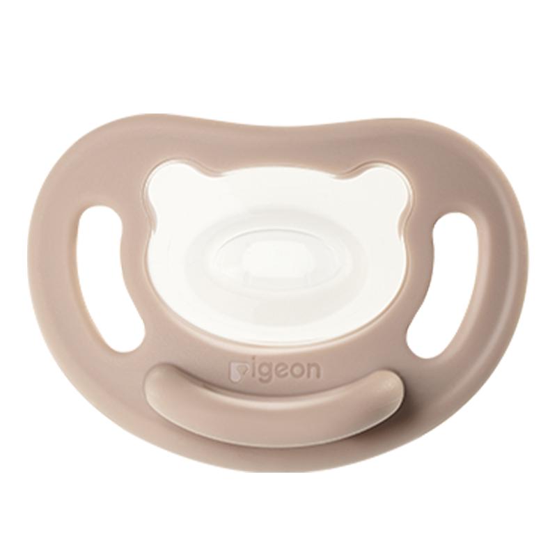 

Pigeon Silicone Pacifier with Storage Case
