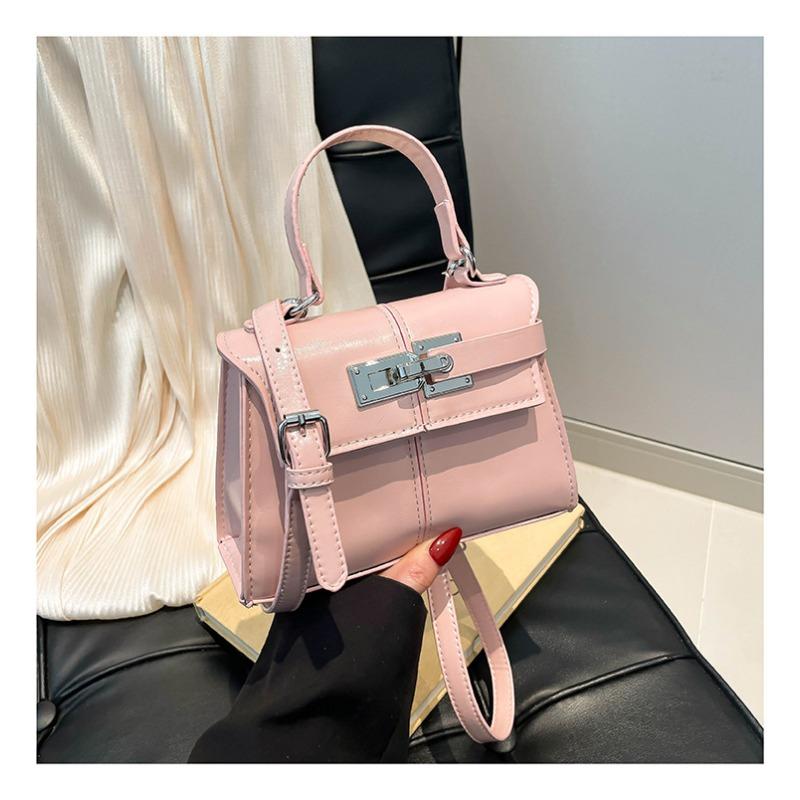 

Large capacity high-end light luxury shoulder messenger women s bag summer new niche handbag fashion commuter bag розовый