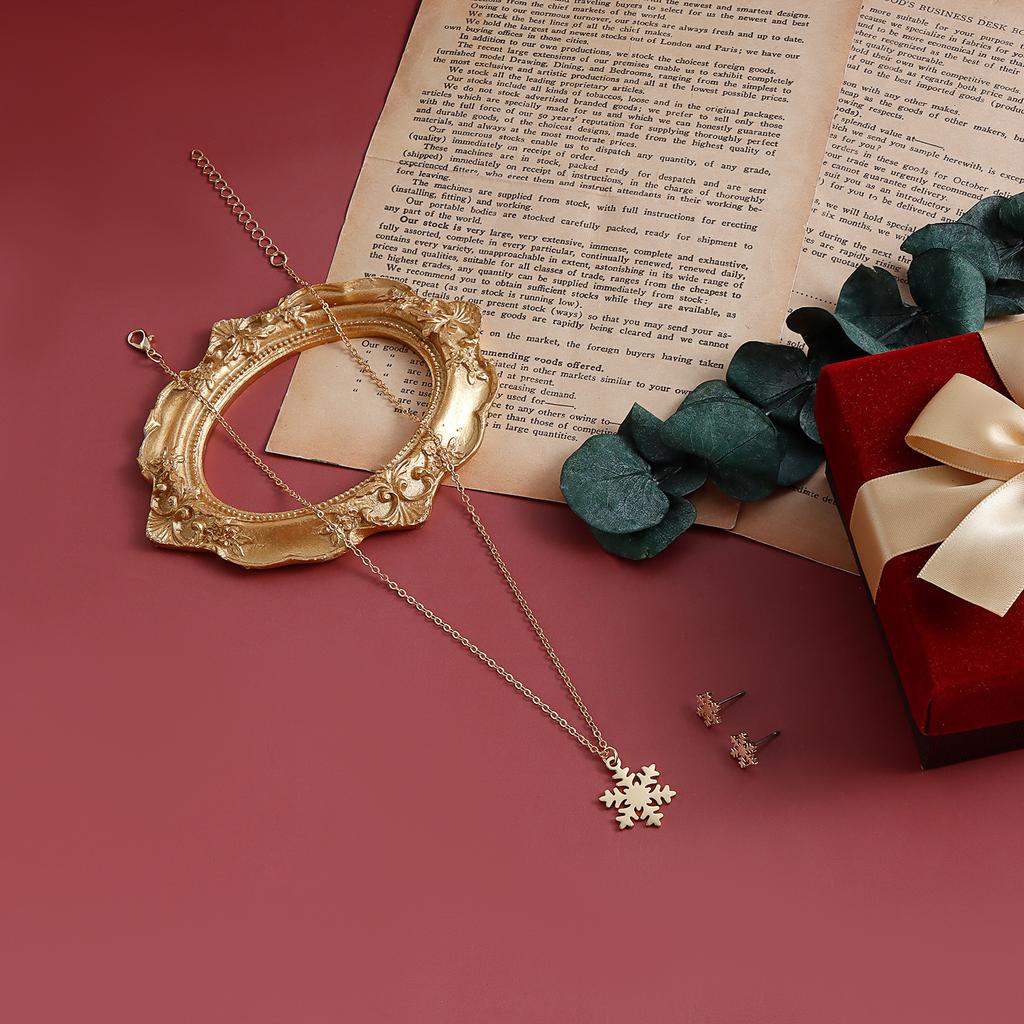 Accessories Christmas Element Necklace New Year'S Snowflake Creative Simple Personalized Stud Earrings Necklace Set