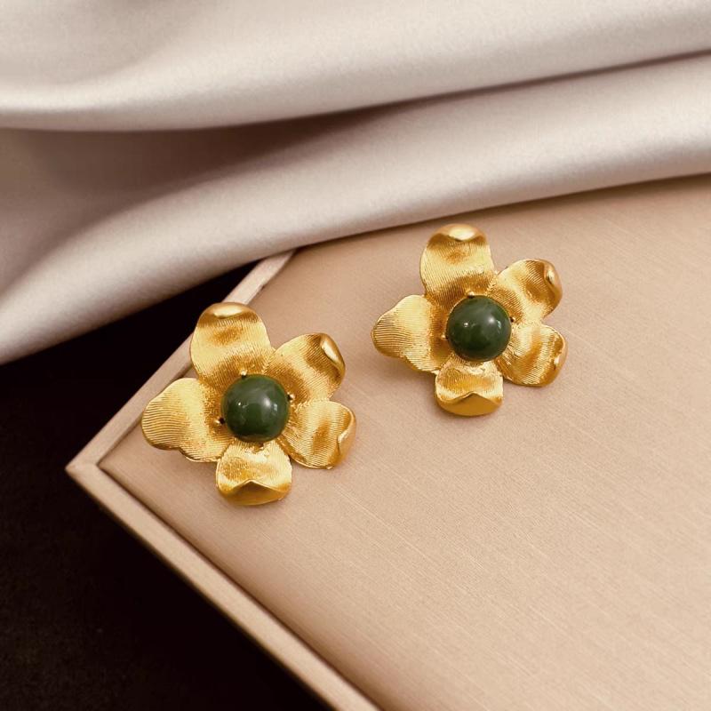 Retro Metal Petal Stud Earrings for Women Baroque Pearl Imitation Earrings Elegant Luxury Fashion Engagement Party Jewelry Gifts