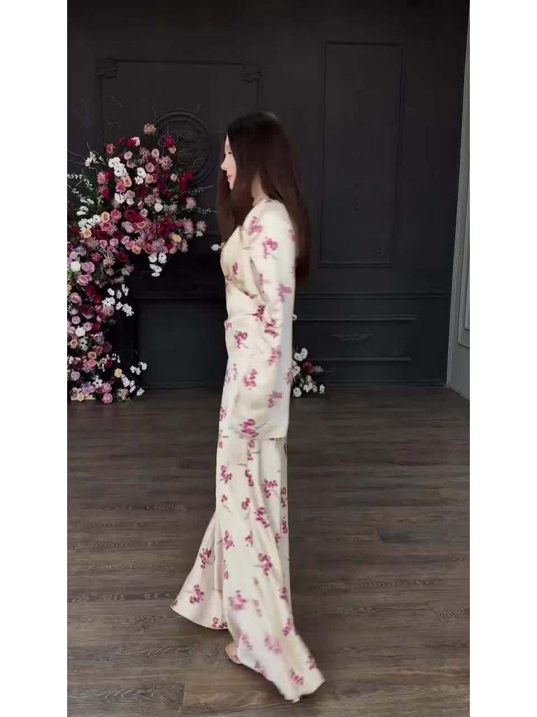 Elegant Long Sleeve V-Neck Dress - Beautiful, Sexy, Smooth, European and American Style (2025 Collection)