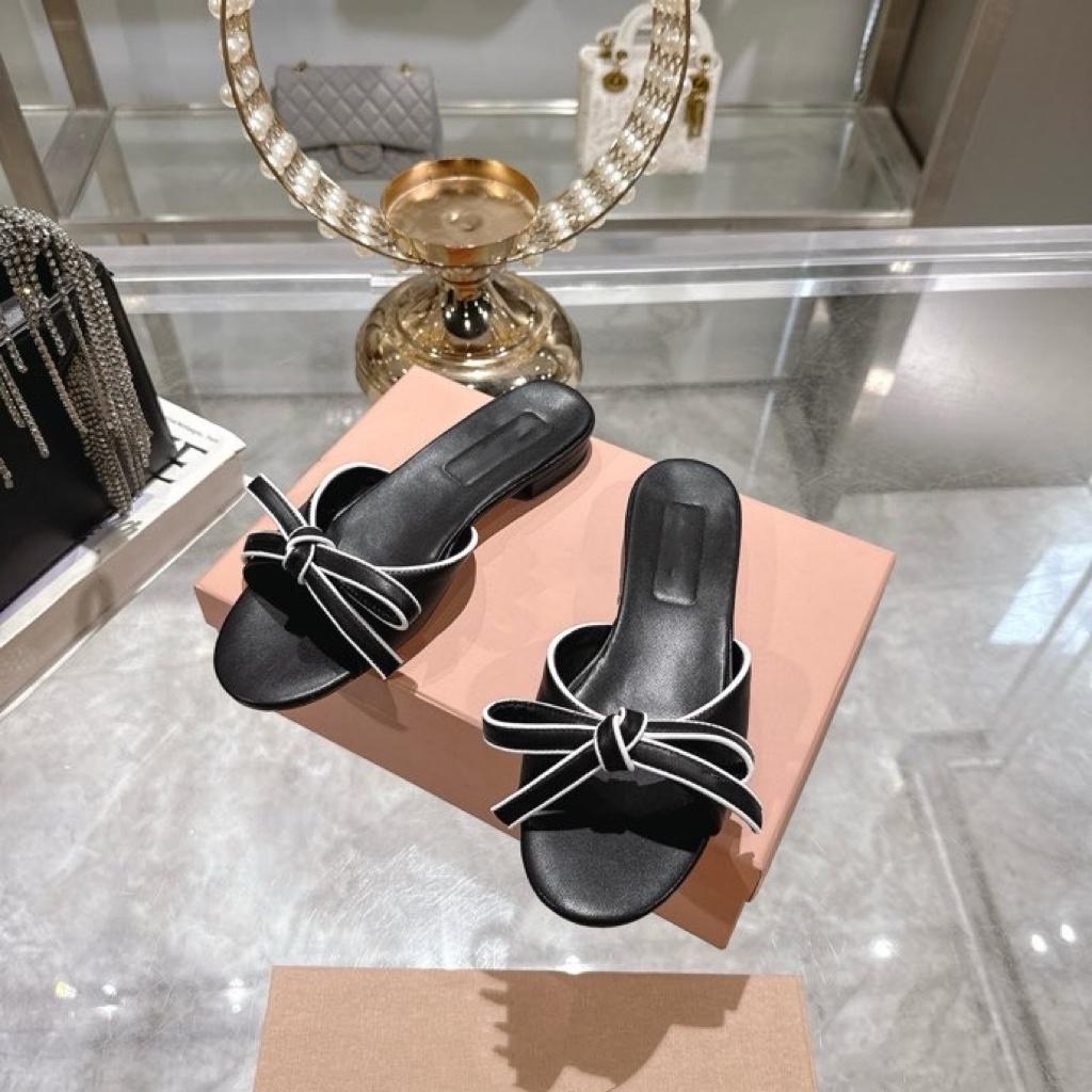 Fashion Haute Couture 2025 Summer New Leather Bow Square Heel One-Line Slippers Versatile Low-Heeled Open-Toe Sandals Beach Shoes