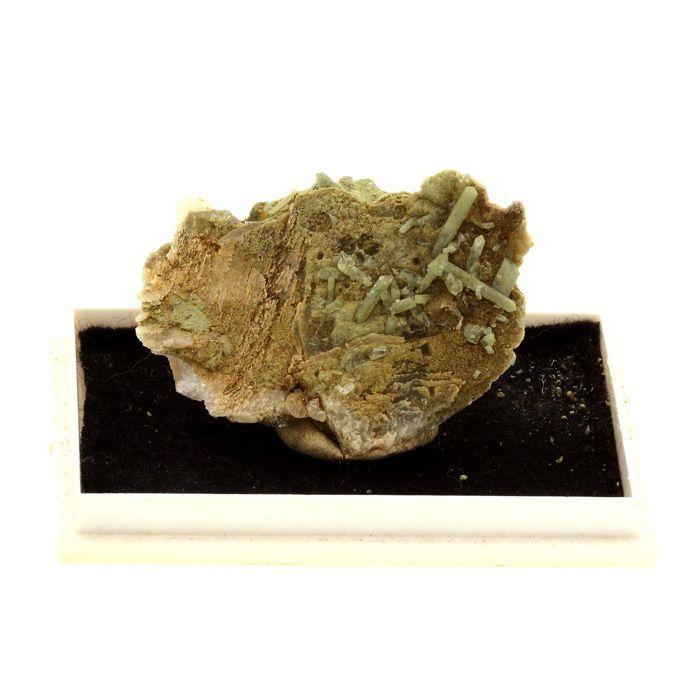 Quartz, Chlorite, Calcite 55.9 carats