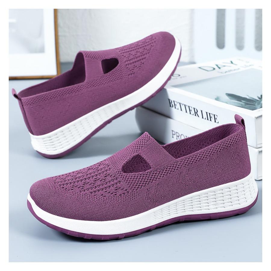 Women's Slip On Sneakers Lightweight Breathable Knit Casual Shoes Spring Walking Shoes Comfortable Lazy Shoes Easy Wear Fashion Footwear