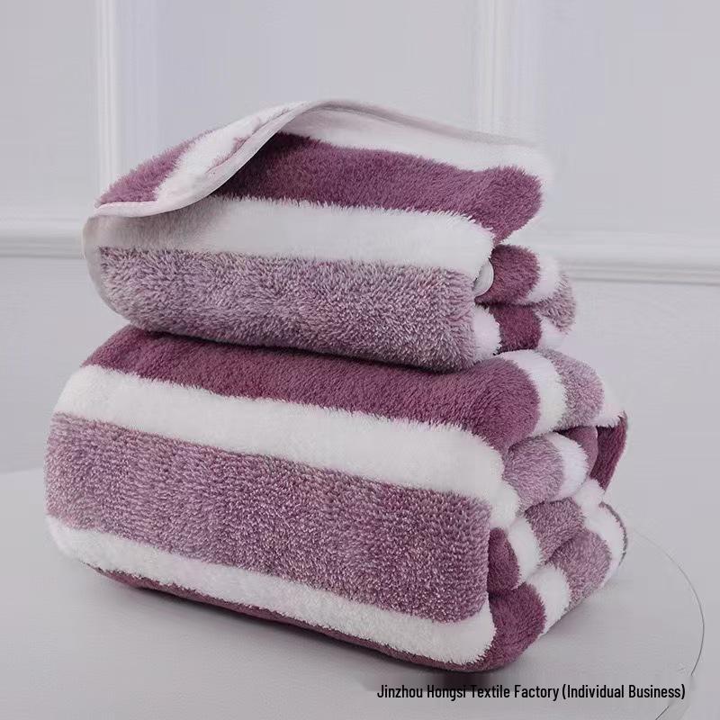 Zweifarbige gestreifte Korallenfleece Badetuch-Set - Weich & Saugfähig.