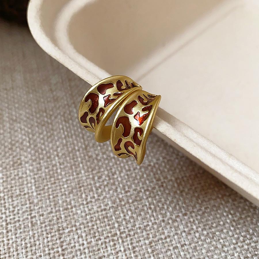 French retro autumn and winter geometric leopard print earrings stud earrings personalized earrings design sense niche