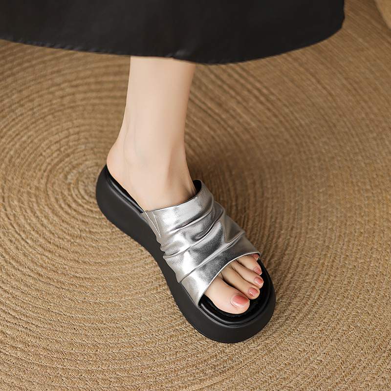 Krazing Pot Cow Skin Summer Size 40 Outside Slippers Thick Bottom Flat Platform Pleated Decoration Women Flip Flops Sandals