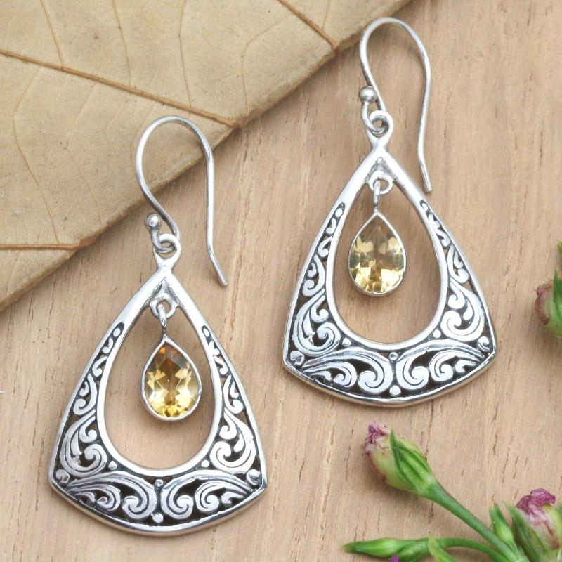 Bohemian Ethnic Style Hollow Engraved Pattern Pendant Earrings for Women Vintage Casual Girls Party Zircon Gift Accessories
