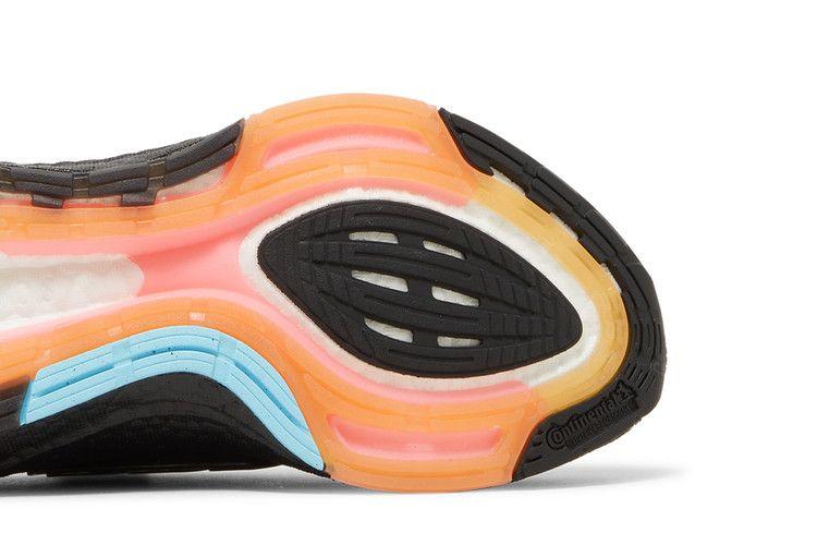 adidas Wmns UltraBoost 22 'Black Beam Pink' Sneakers