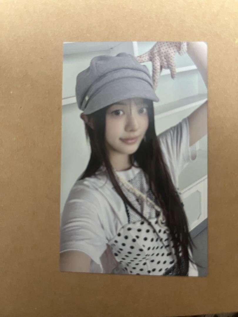 

[Б/У] Illit Bomb Бонусная торговая карточка Tsutaya Минжу