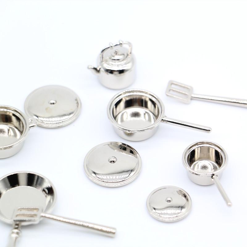 Puppenhaus Miniatur Küchenutensilien: Kochgeschirr aus Legierung, Speiseteller & Zubehör für OB11