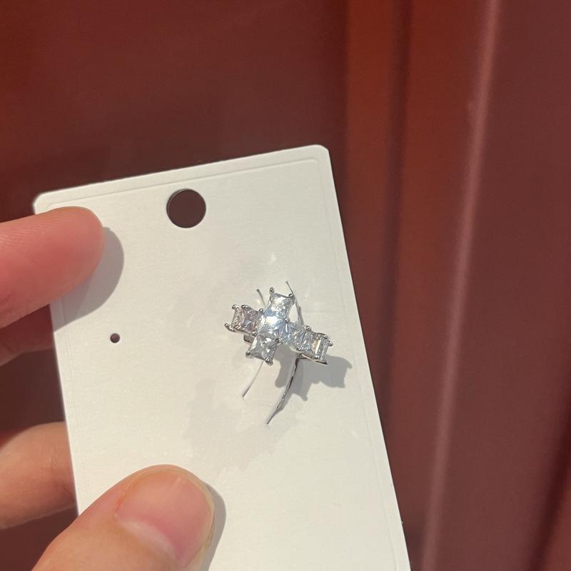 Elegant Zirconia Cross Ear Clip for Women - No Piercing Needed