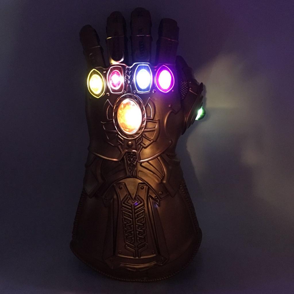 Guantelete del Infinito de Vengadores 3 Infinity War de Calidad Premium Luz LED Guantes de Thanos Accesorio de Cosplay Para Entusiastas
