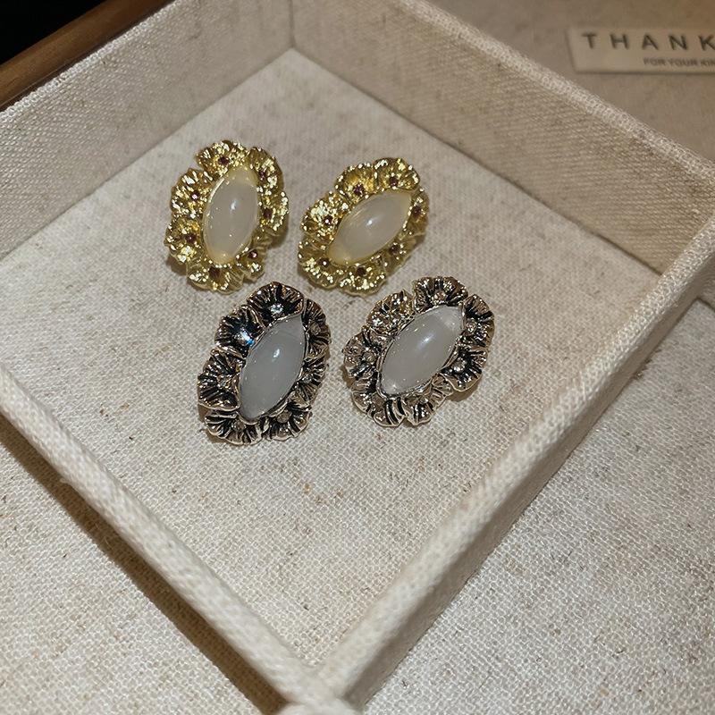 Inlaid Rhinestone Oval Earrings European and American Retro Fashion Stud Earring Temperament Luxury Versatile Wedding Zircon