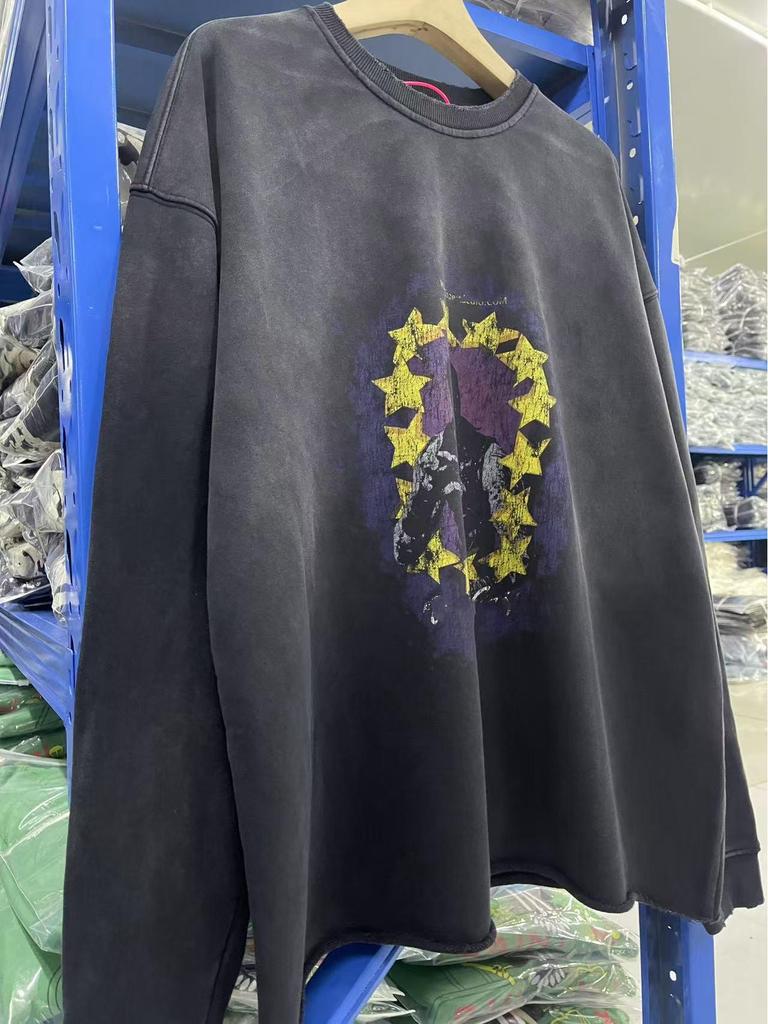 Vintage Distressed Spray-Painted Unisex Hoodie - Retro Loose-Fit