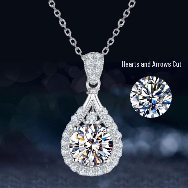 

Супер блестящий кулон-чокер с муассанитом грушевидной формы из платины с микро-паве, дизайн «Восемь сердец и стрел» Cross Chain [45cm]