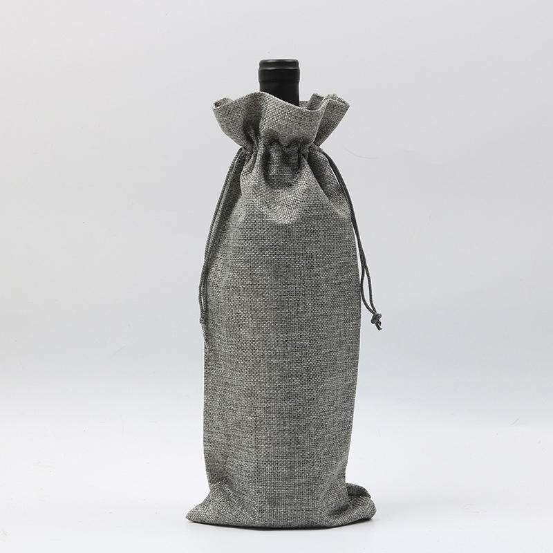 12PCS Christmas Simple Burlap Wine Bags with Tag And Ropes Holiday Party Reusable Gift Wrapping Bag Home Decor